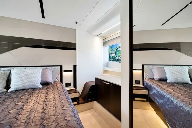 Slide: The Image of Sunseeker Predator 60 EVO 2020 - 7850152
