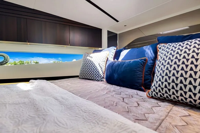 Slide: The Image of Sunseeker Predator 60 EVO 2020 - 7850135