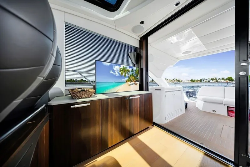 Slide: The Image of Sunseeker Predator 60 EVO 2020 - 7850070