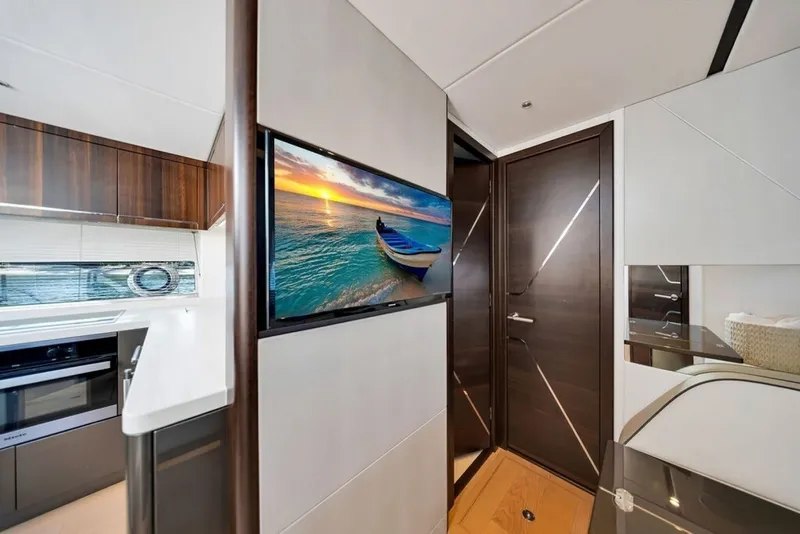 Slide: The Image of Sunseeker Predator 60 EVO 2020 - 7850105