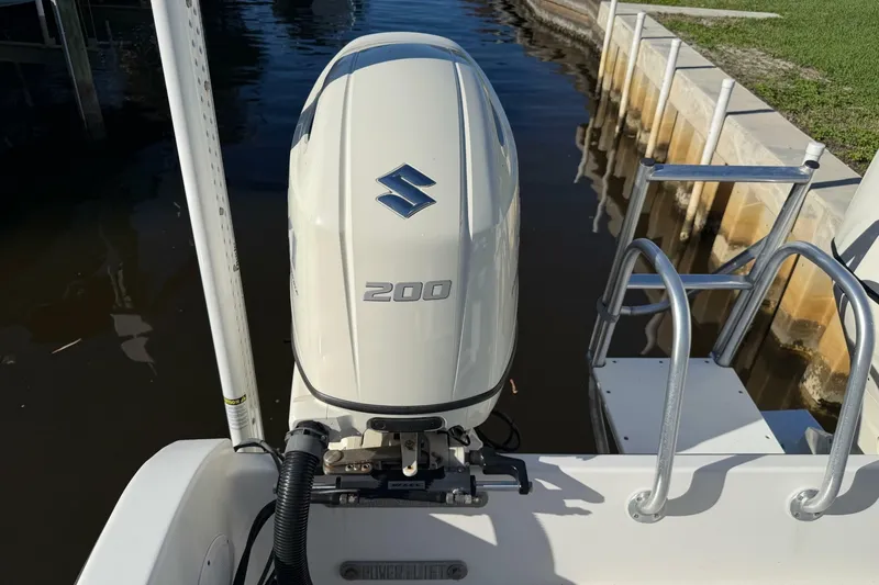 Slide: The Image of TideLine Boats 235 Hybrid 2020 - 6945210