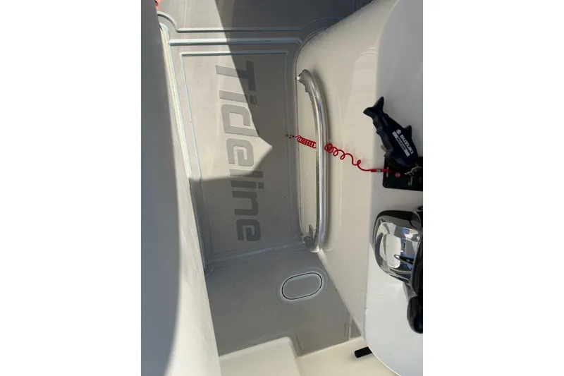 Slide: The Image of TideLine Boats 235 Hybrid 2020 - 6945471