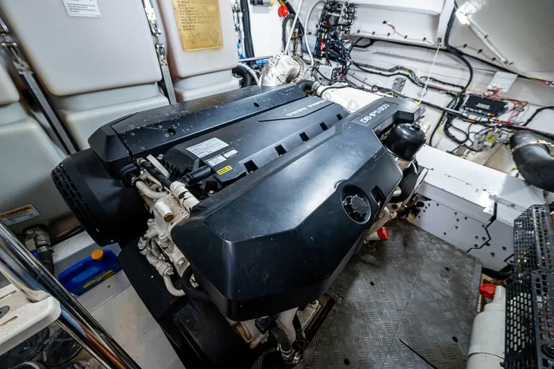 Slide: The Image of Azimut Atlantis 51 2019 - 7232360