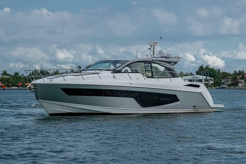 Slide: The Image of Azimut Atlantis 51 2019 - 6895001