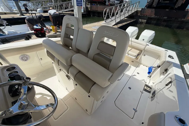 Slide: The Image of Boston Whaler 330 Outrage 2019 - 6945383