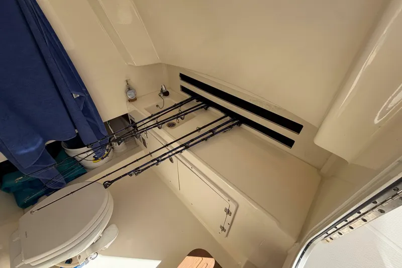 Slide: The Image of Boston Whaler 330 Outrage 2019 - 7232448