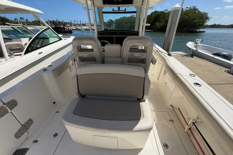 Slide: The Image of Boston Whaler 330 Outrage 2019 - 7389191