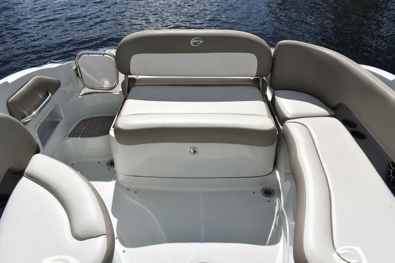 Slide: The Image of Crownline Boats Eclipse E255 SURF 2019 - 7232472