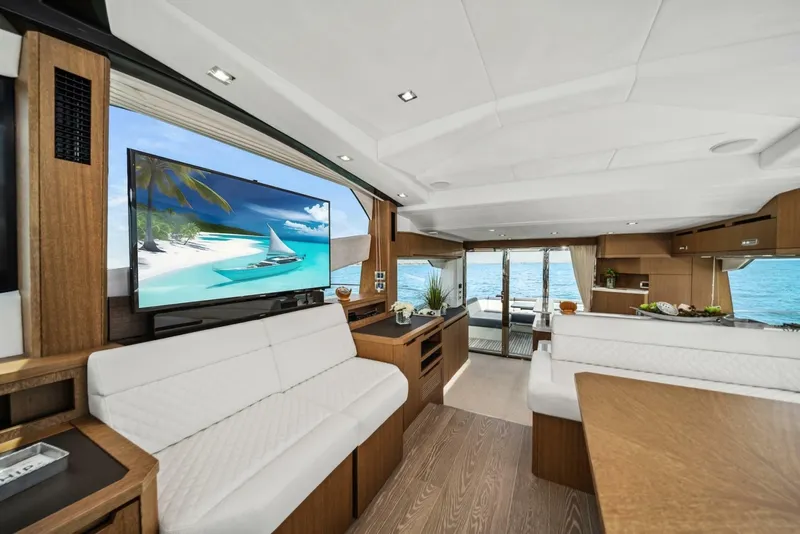 Slide: The Image of Galeon 560 Sky 2019 - 6945517