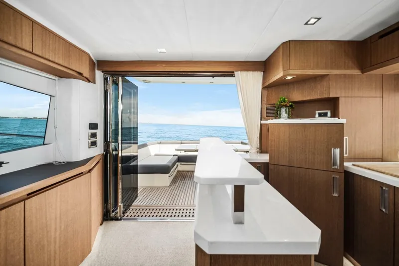 Slide: The Image of Galeon 560 Sky 2019 - 6945500