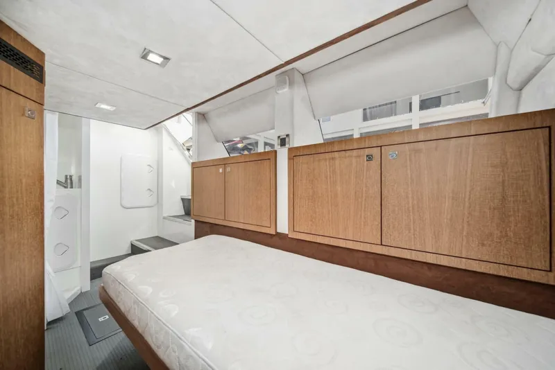 Slide: The Image of Galeon 560 Sky 2019 - 6945590