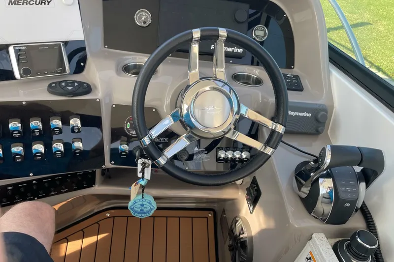 Slide: The Image of Rinker EX 370 2019 - 7246972