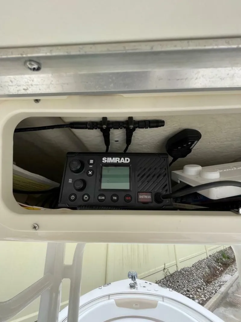 Slide: The Image of Robalo R242 Center Console 2019 - 7232824