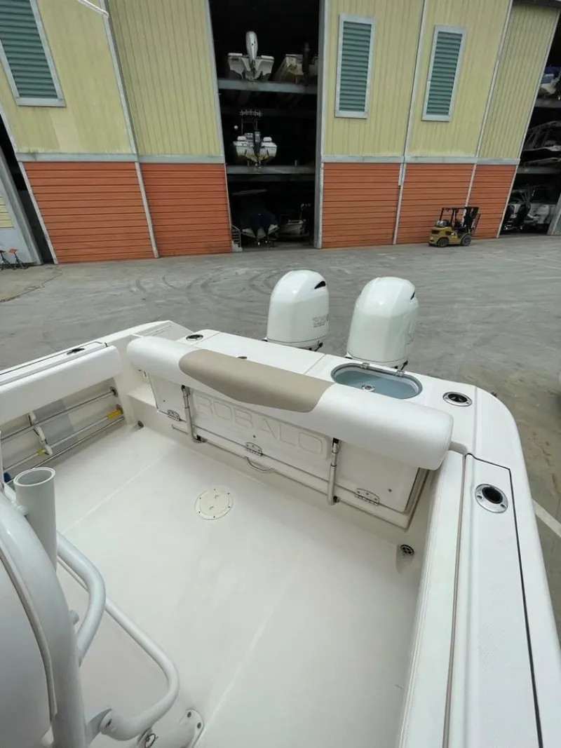 Slide: The Image of Robalo R242 Center Console 2019 - 7232797