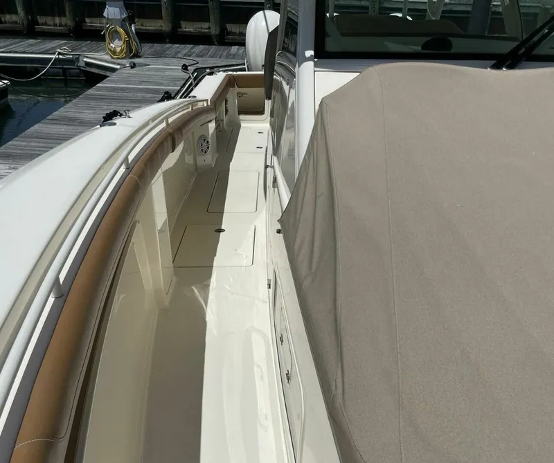 Slide: The Image of Scout 380 LXF 2019 - 6945836