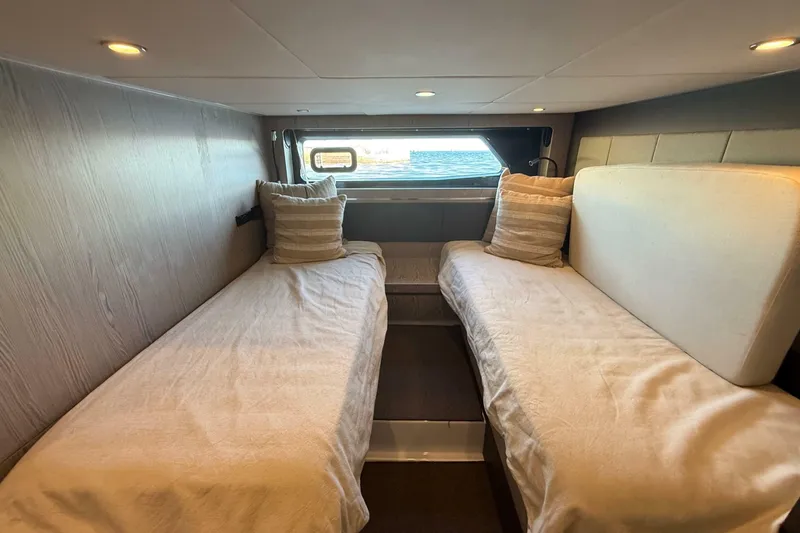 Slide: The Image of Azimut Atlantis 43 2018 - 6945970