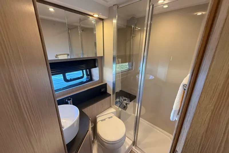 Slide: The Image of Azimut Atlantis 43 2018 - 6945963