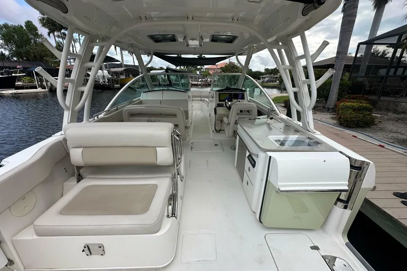 Slide: The Image of Boston Whaler 320 Vantage 2018 - 6946027