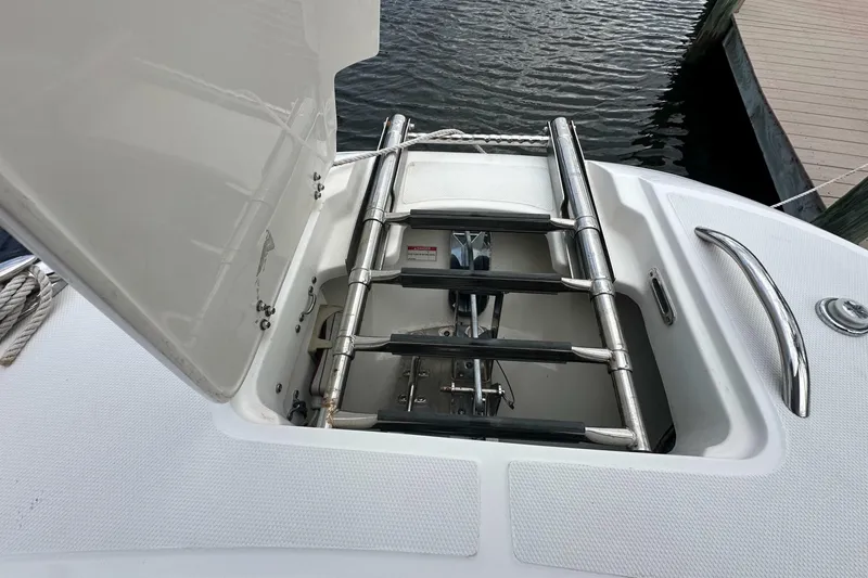 Slide: The Image of Boston Whaler 320 Vantage 2018 - 6946058
