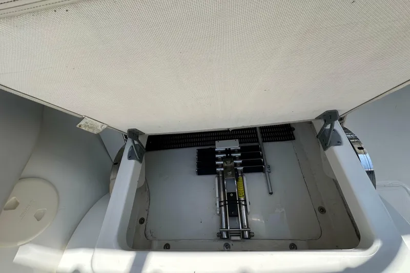 Slide: The Image of Boston Whaler 320 Vantage 2018 - 6946086
