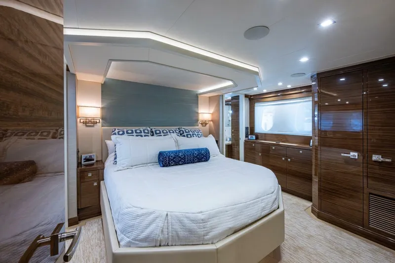 Slide: The Image of Cheoy Lee Bravo 78 Sport Motor Yacht 2018 - 6946245