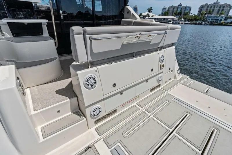 Slide: The Image of Sea Ray Fly 460 2018 - 7233217