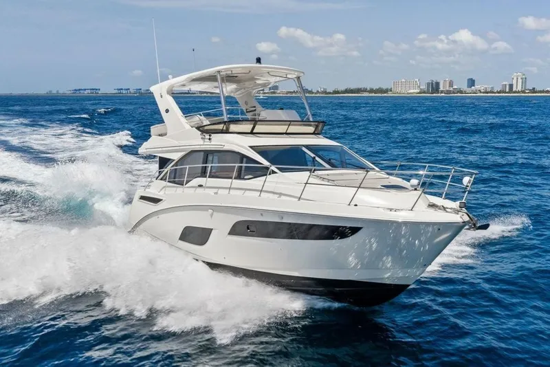 Slide: The Image of Sea Ray Fly 460 2018 - 7233169