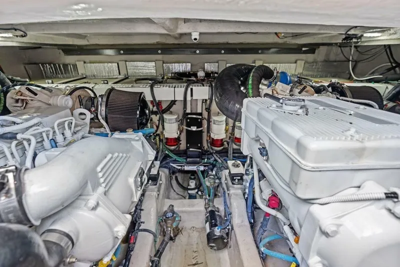 Slide: The Image of Sea Ray Fly 460 2018 - 7233336