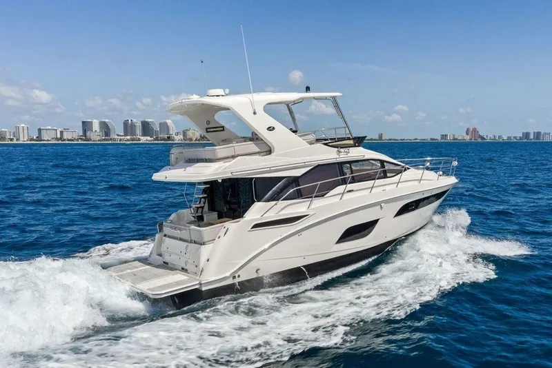 Slide: The Image of Sea Ray Fly 460 2018 - 7233171