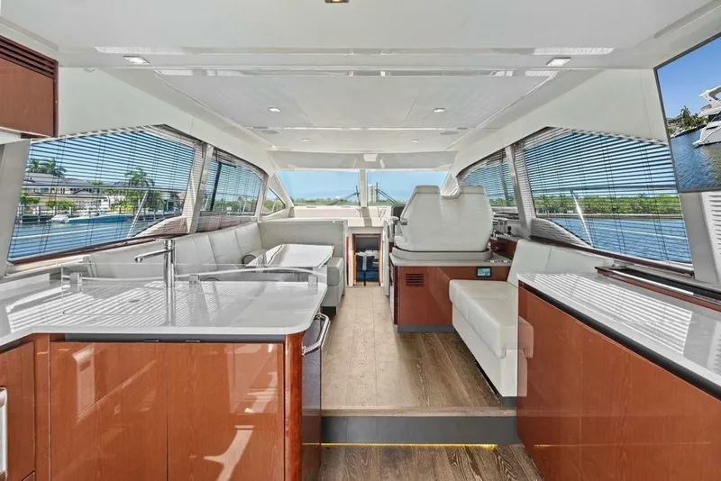 Slide: The Image of Sea Ray Fly 460 2018 - 7233262