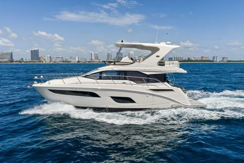Slide: The Image of Sea Ray Fly 460 2018 - 7233177
