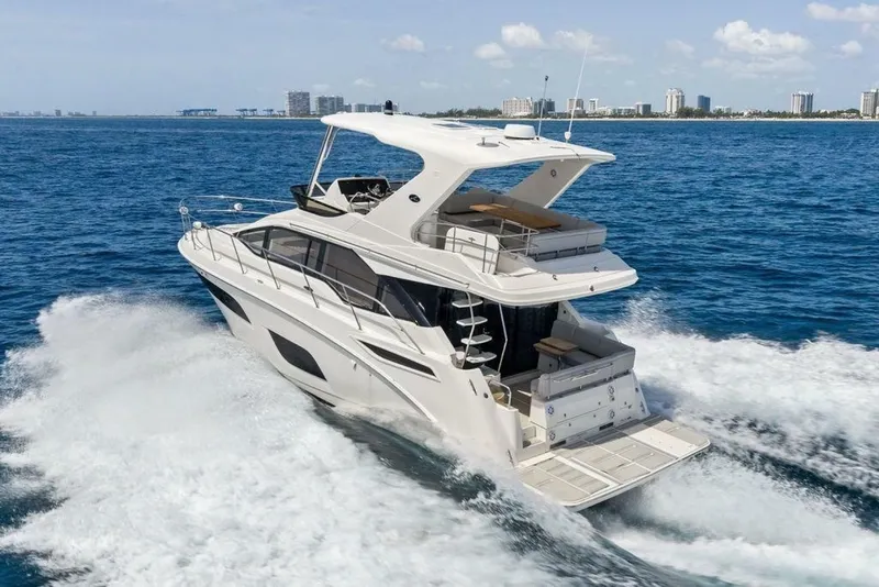 Slide: The Image of Sea Ray Fly 460 2018 - 7233181