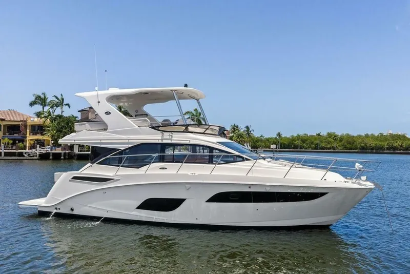 Slide: The Image of Sea Ray Fly 460 2018 - 7233205