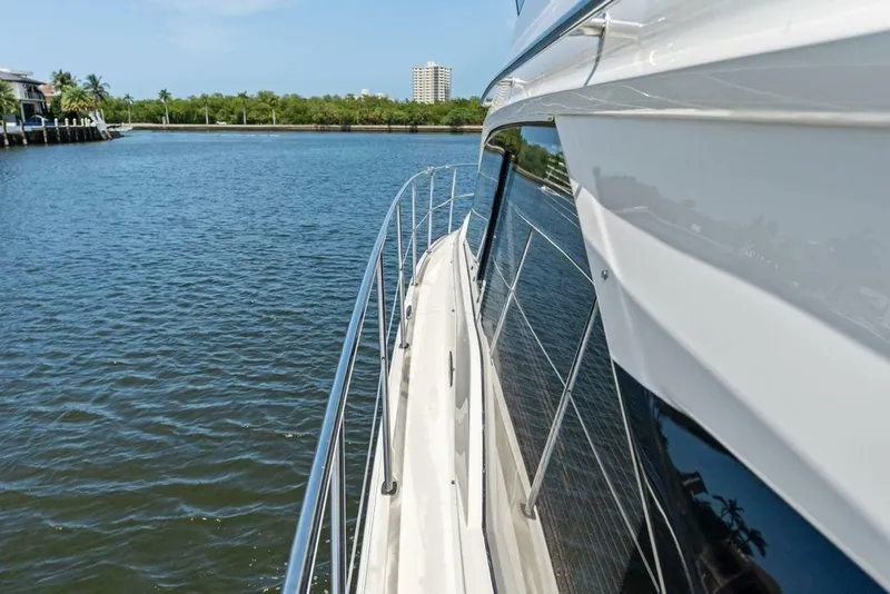 Slide: The Image of Sea Ray Fly 460 2018 - 7233228