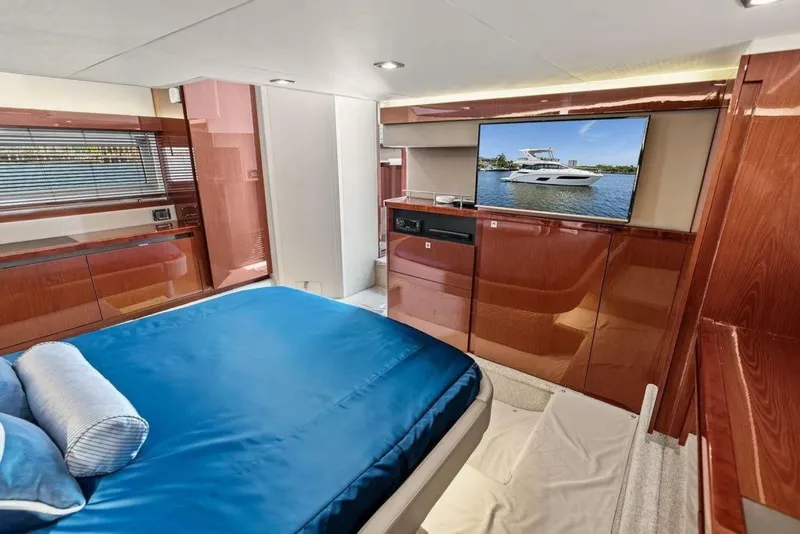 Slide: The Image of Sea Ray Fly 460 2018 - 7233310