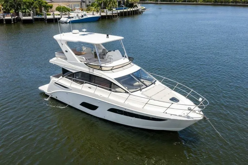 Slide: The Image of Sea Ray Fly 460 2018 - 7233189
