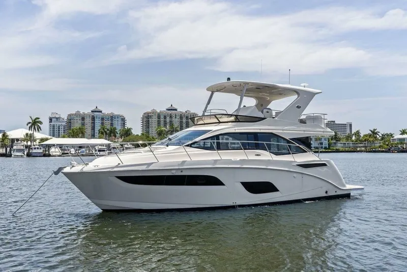 Slide: The Image of Sea Ray Fly 460 2018 - 7233195
