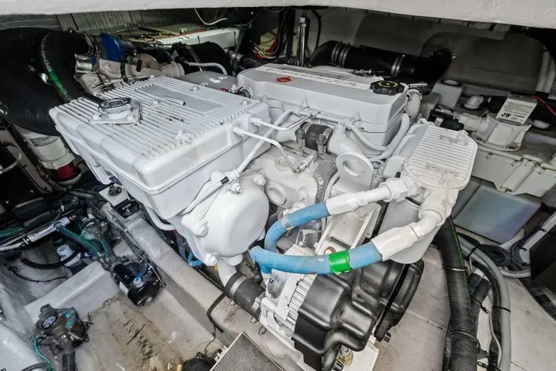 Slide: The Image of Sea Ray Fly 460 2018 - 7233331