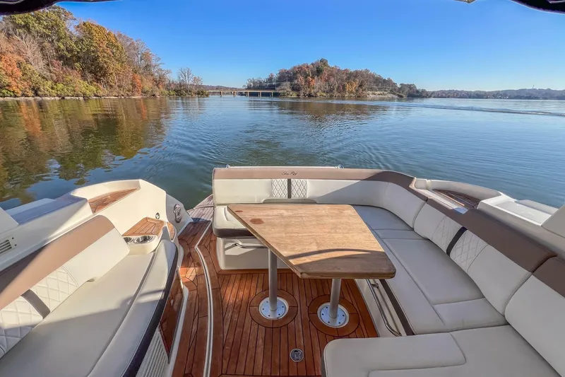 Slide: The Image of Sea Ray Sundancer 350 Coupe 2018 - 7233264
