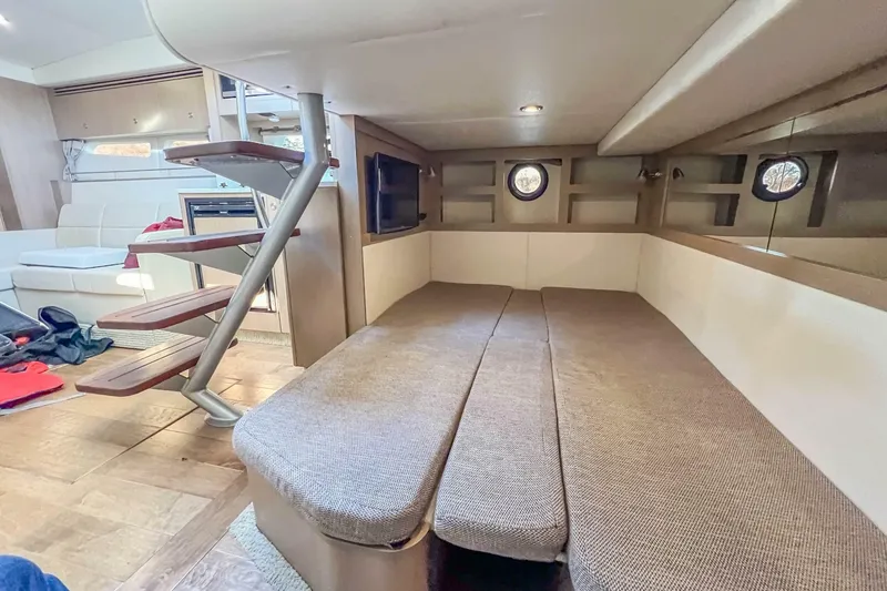 Slide: The Image of Sea Ray Sundancer 350 Coupe 2018 - 7233334