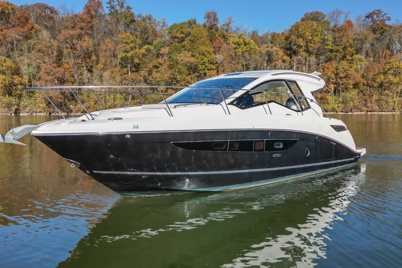 The Image of Sea Ray Sundancer 350 Coupe 2018 - 7233178