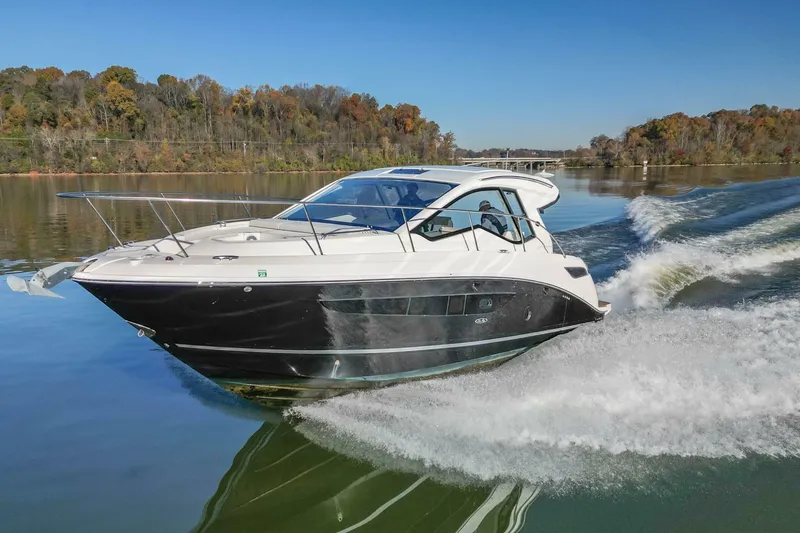 Slide: The Image of Sea Ray Sundancer 350 Coupe 2018 - 7233235