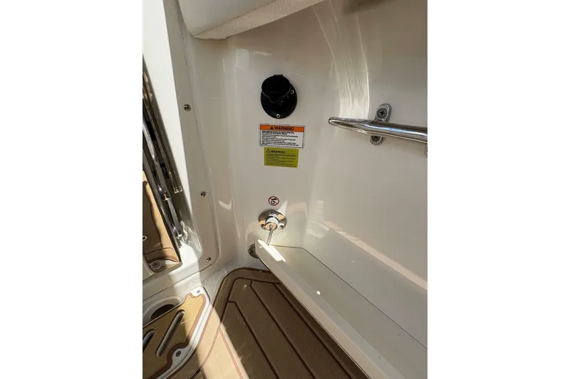 Slide: The Image of Boston Whaler 270 Vantage 2017 - 6987020