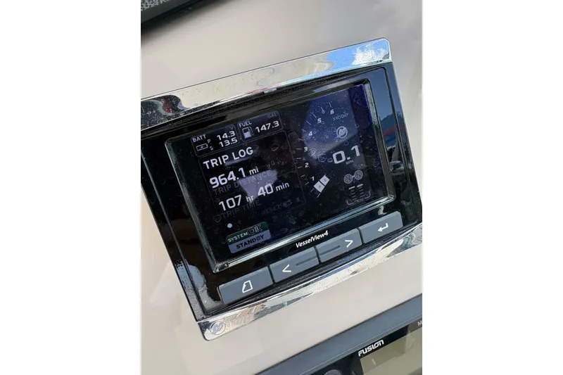 Slide: The Image of Boston Whaler 270 Vantage 2017 - 6987618