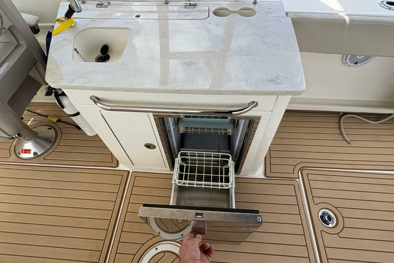 Slide: The Image of Boston Whaler 270 Vantage 2017 - 6987169