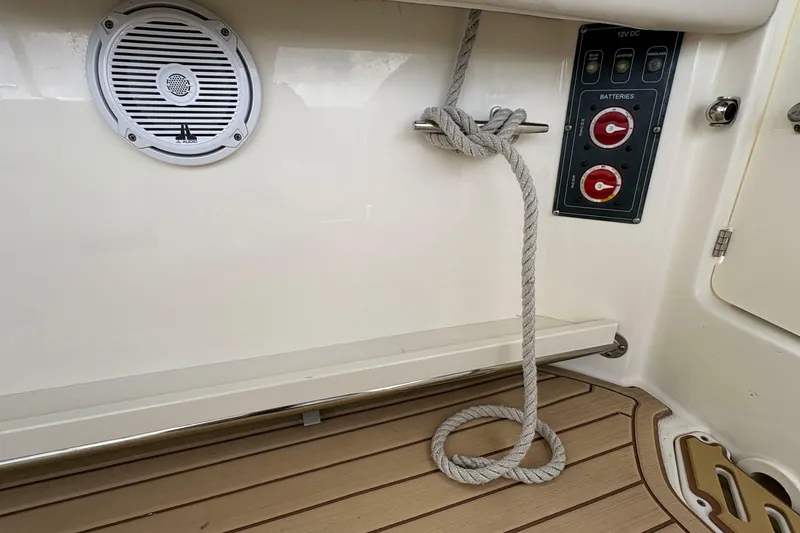 Slide: The Image of Boston Whaler 270 Vantage 2017 - 6987017