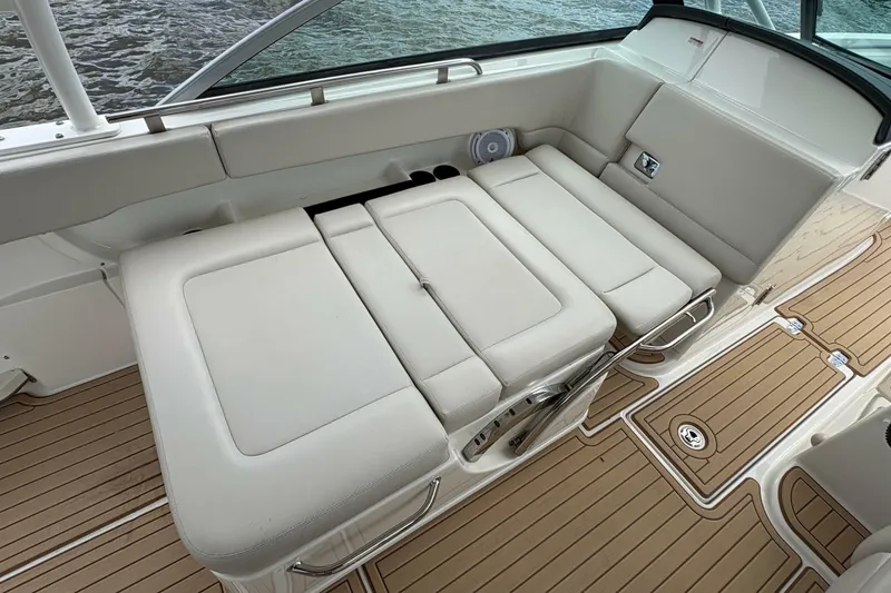 Slide: The Image of Boston Whaler 270 Vantage 2017 - 6986980