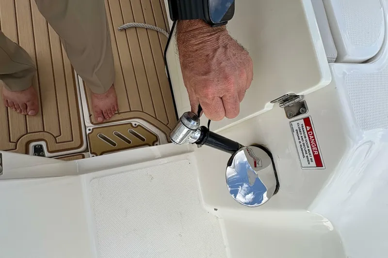 Slide: The Image of Boston Whaler 270 Vantage 2017 - 7233545