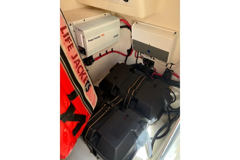 Slide: The Image of Boston Whaler 270 Vantage 2017 - 6987008