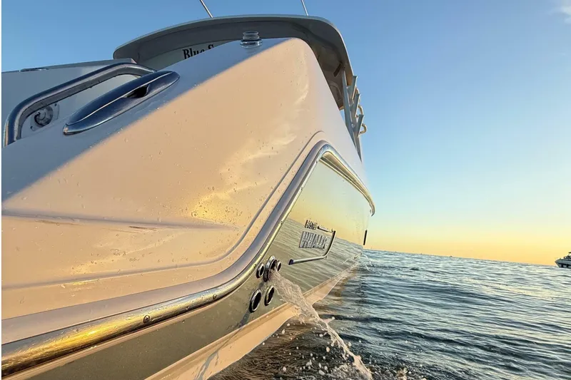 Slide: The Image of Boston Whaler 420 Outrage 2017 - 6946395